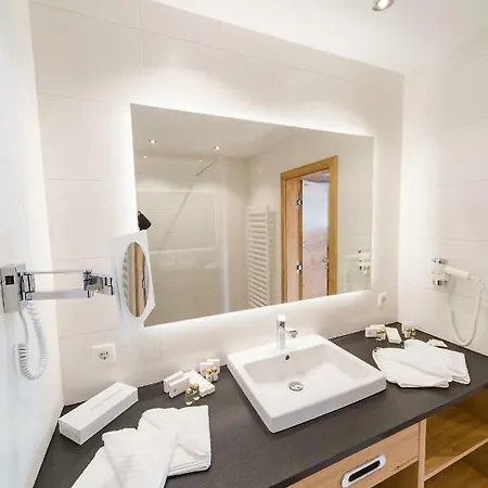 Отель Giessenbach 4*