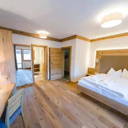 Hotel Giessenbach 4*